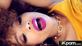 גרויס טאָכעס, גרויס שוואַרץ האָן באַונסיז אויף האָן