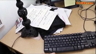 Чувак түзгөн бүтүмдү менен ысык бизнес-леди үчүн, өзүндө жүргүзүлгөн акча