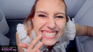 Nägu Kurat Deepthroat Noorte Babe ja Cum Hammaste Puhastamiseks