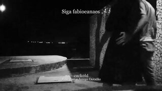 Stretch. Hotwife safada namorando na rua com o amigo bem dotat